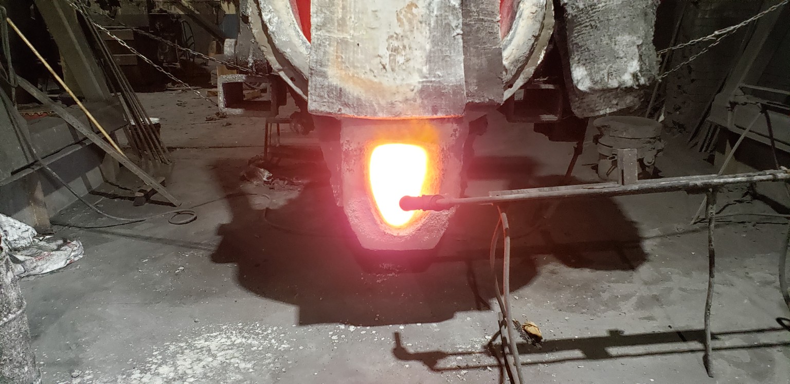 Foundry furnace deck and refractory work area